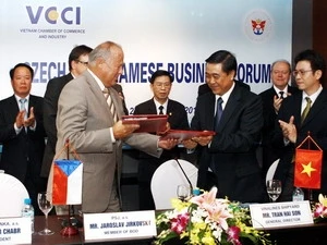 捷克PSJ公司与越南Vinalines Shipyard公司签署备忘录